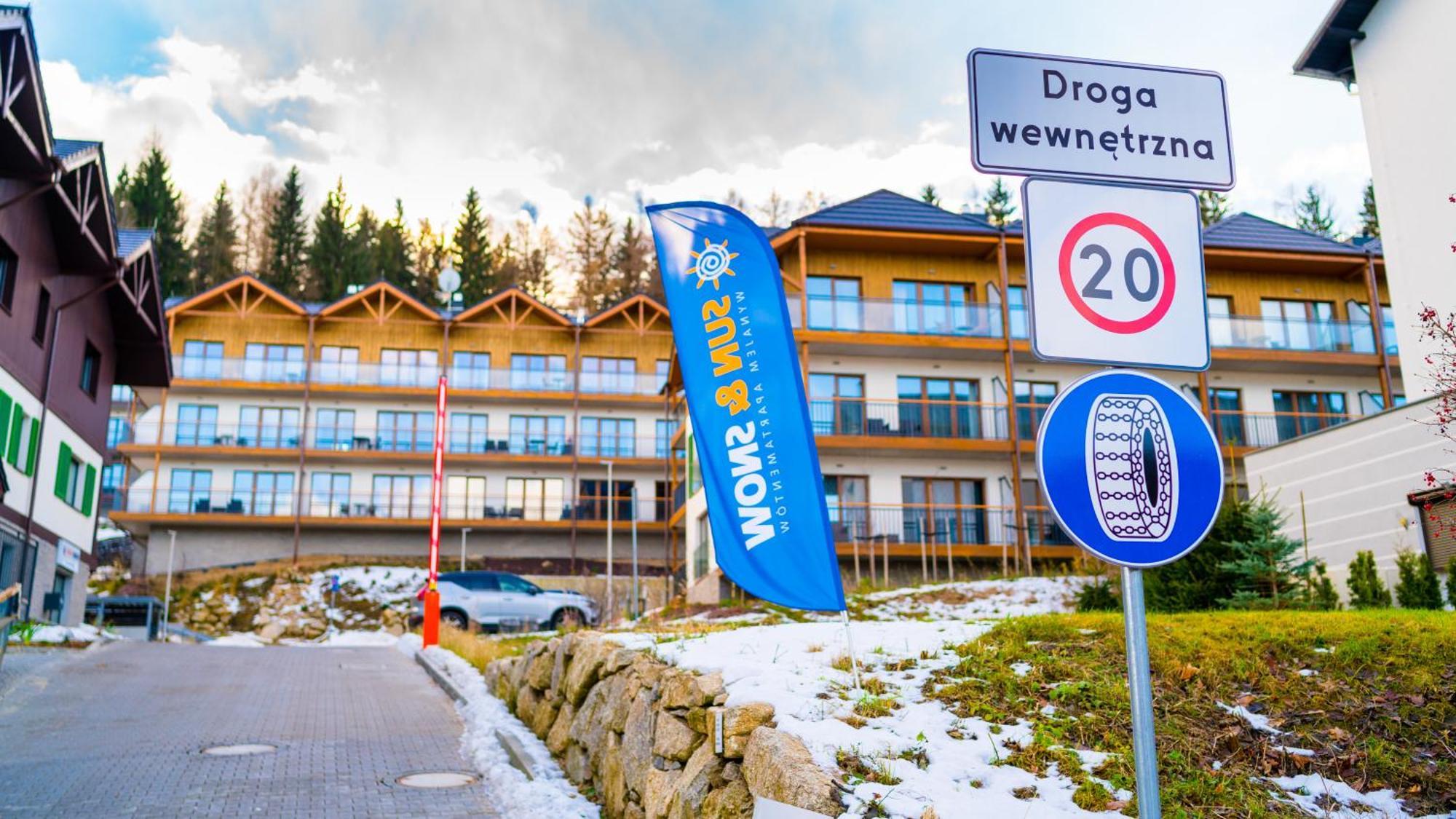 Apartamenty Sun & Snow Karpatia Karpacz Exteriör bild